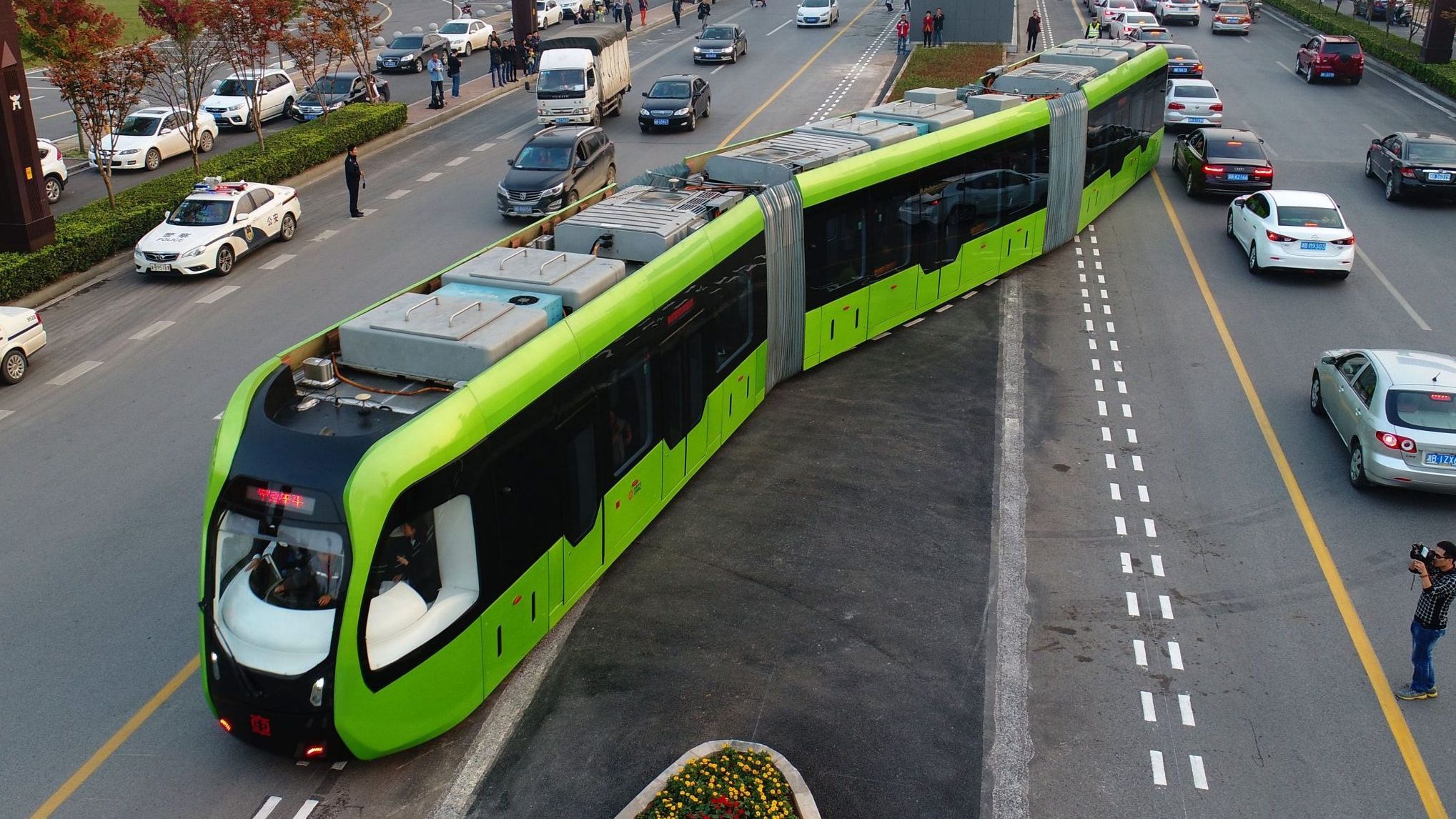 На відео показали тестування першого безрейкового потяга