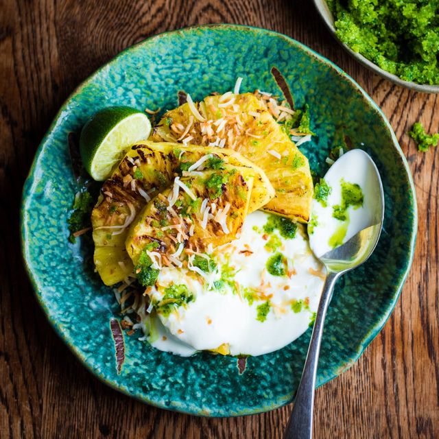 Ананаси чудово впливають на процеси травлення - фото 307268