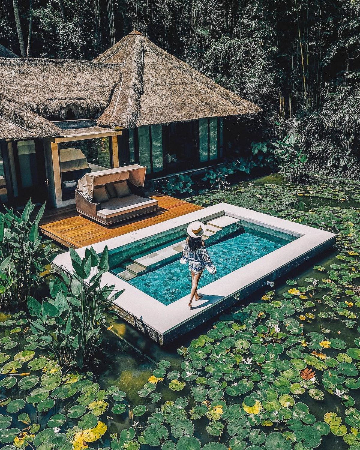 Американка підкорила понад 75 країн: яскраві фото мандрів