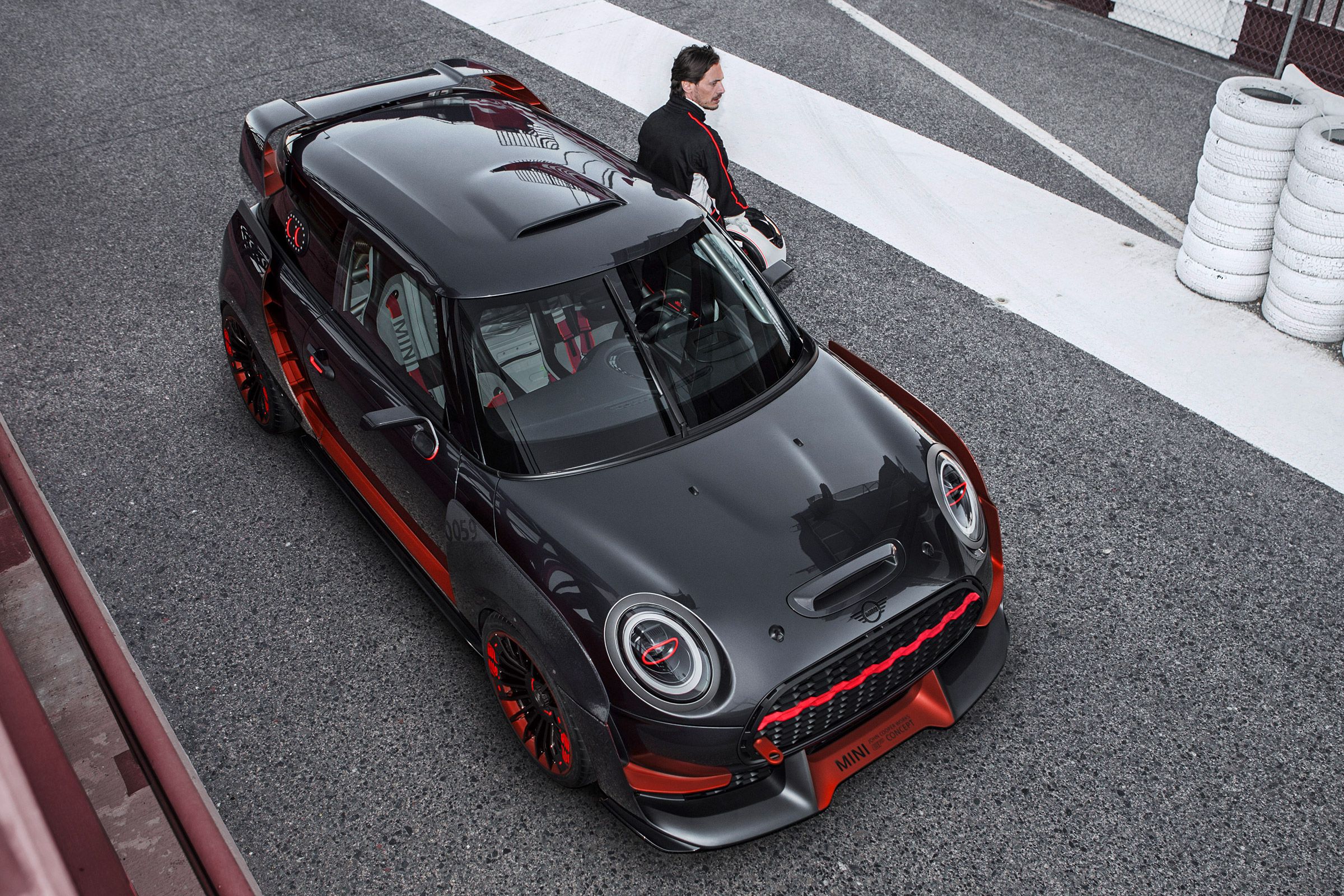 Новинку від MINI покажуть у 2020 році - фото 1