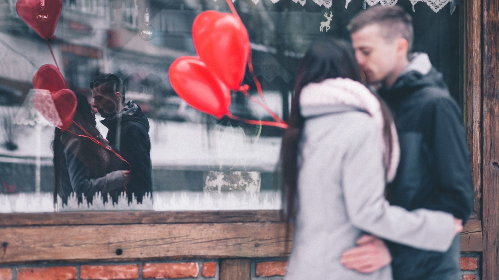 Названо подарунки, на які українці витрачають найбільше у День Валентина