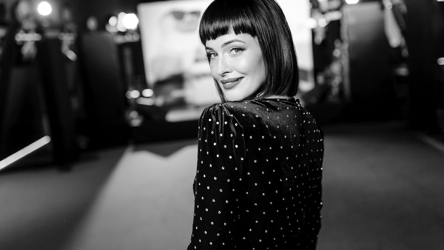 Астаф'єва захопила публіку дуже глибоким декольте