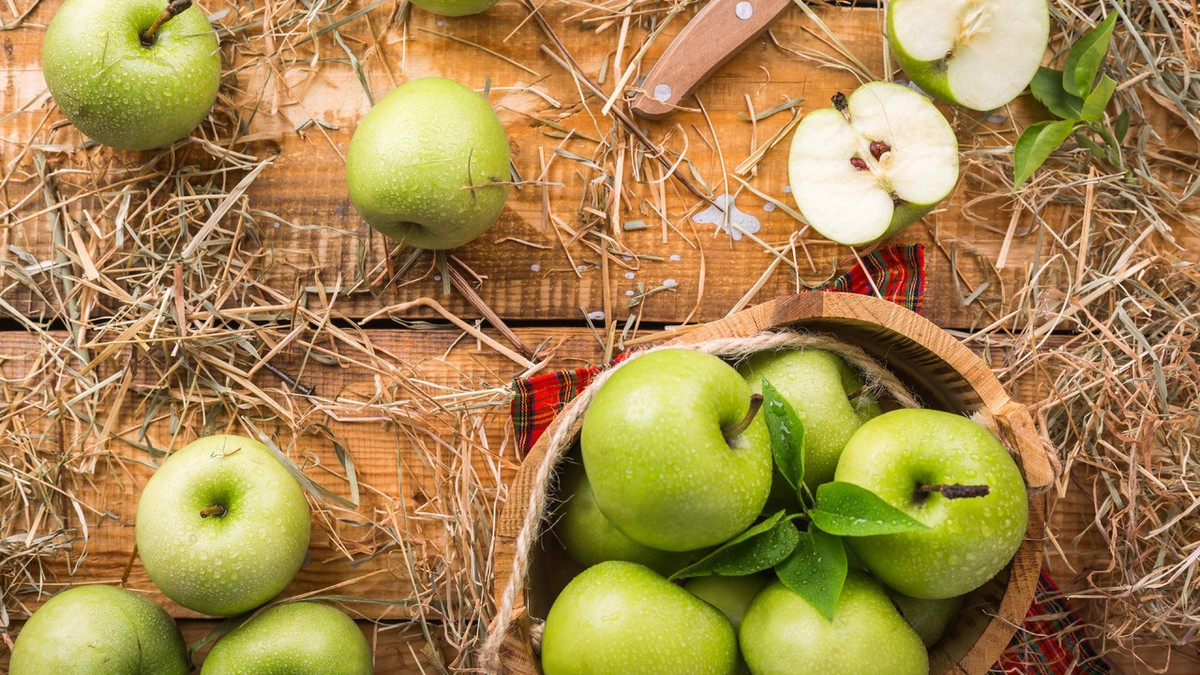 Чому корисно щодня їсти яблука - фото 1
