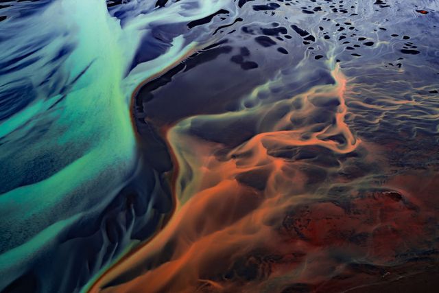 Як виглядає Ісландія з висоти: захопливі фото - фото 308339