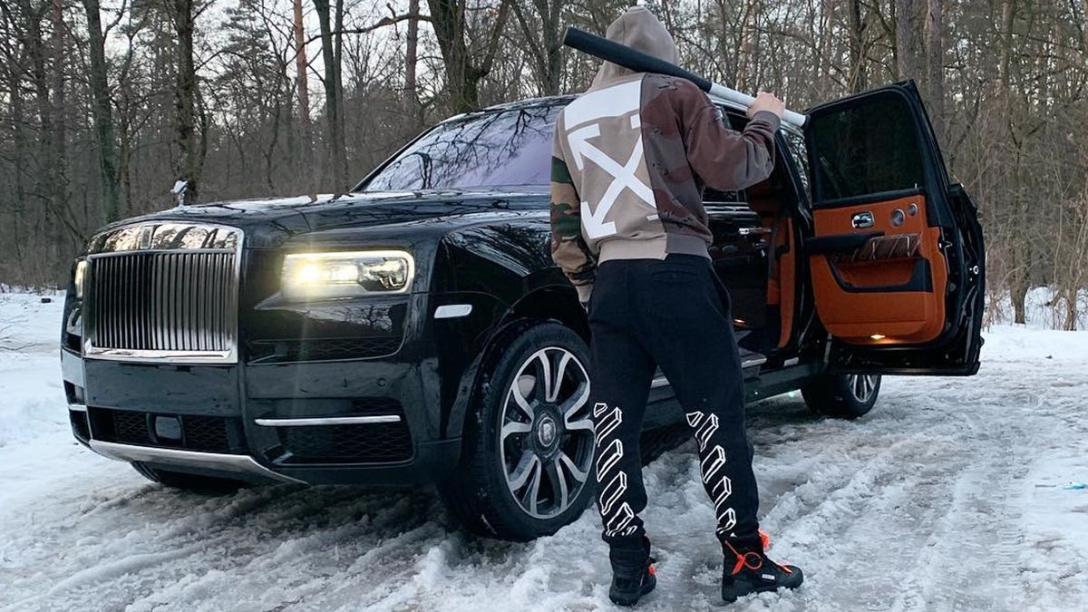 Справжня розкіш: у Києві помітили Rolls-Royce за 600 тисяч доларів