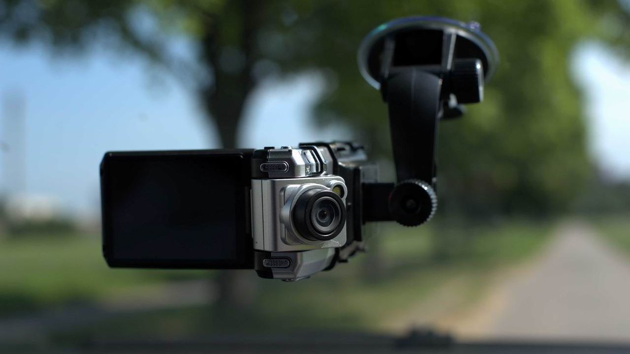 Відеореєстратор позашляховика зафіксував містичне явище