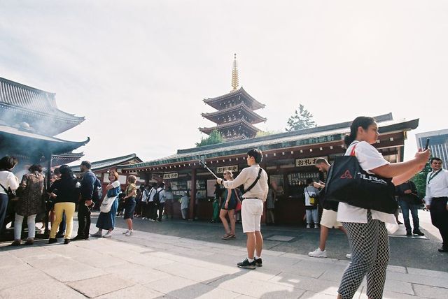 Життя та мода на вулицях Японії: незвичайні фото - фото 308609