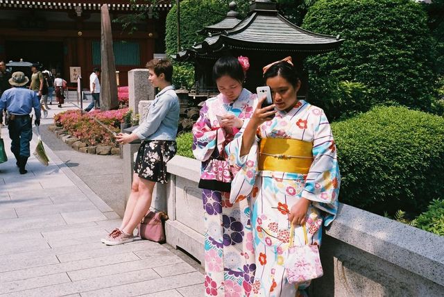 Життя та мода на вулицях Японії: незвичайні фото - фото 308614