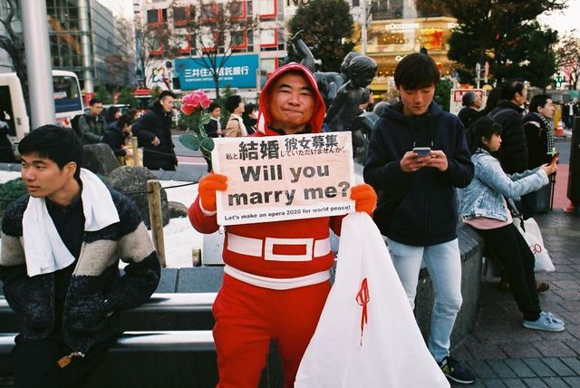 Життя та мода на вулицях Японії: незвичайні фото - фото 308616