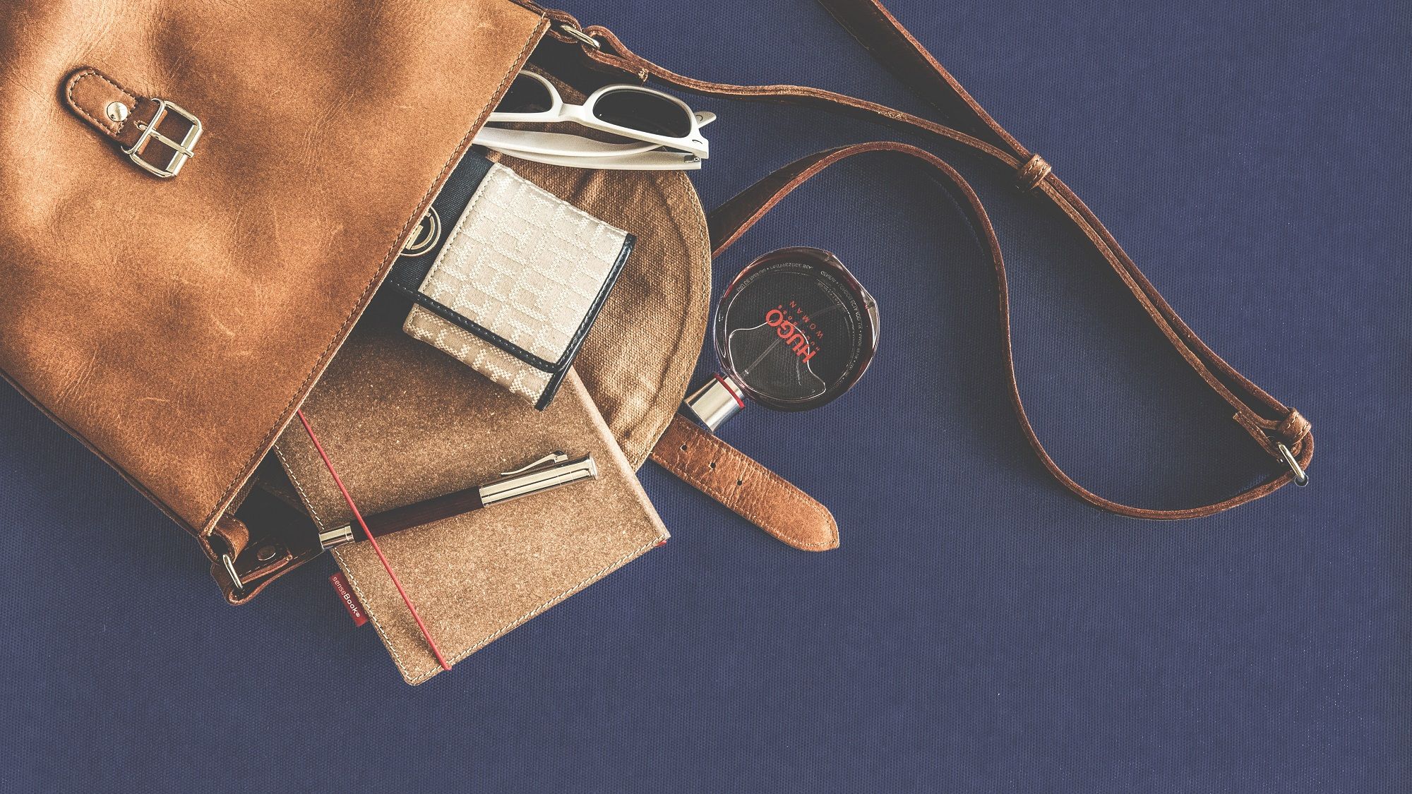 Британка вирішила пошити сумочку зі вставками з власної шкіри