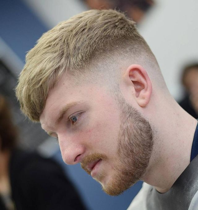 Коротка стрижка кроп - фото 309100