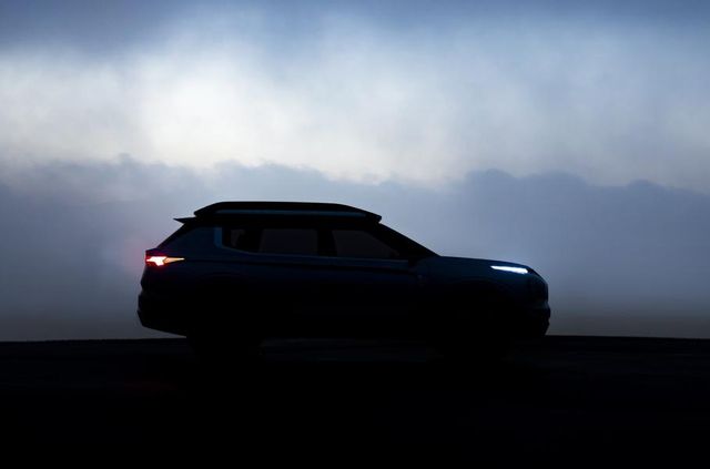 Нове фото електричного позашляховика Mitsubishi - фото 309106