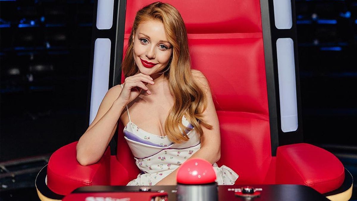 Тіна Кароль в ефектному образі підкорила шанувальників