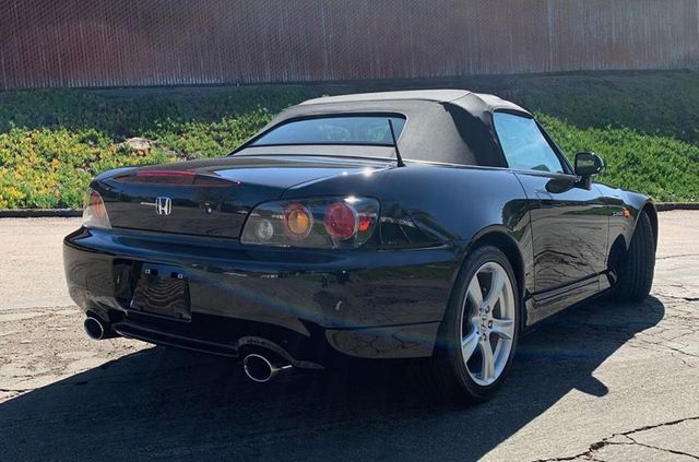 Майже без пробігу: родстер Honda S2000 виставили на продаж - фото 309605