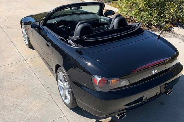 Майже без пробігу: родстер Honda S2000 виставили на продаж - фото 309606