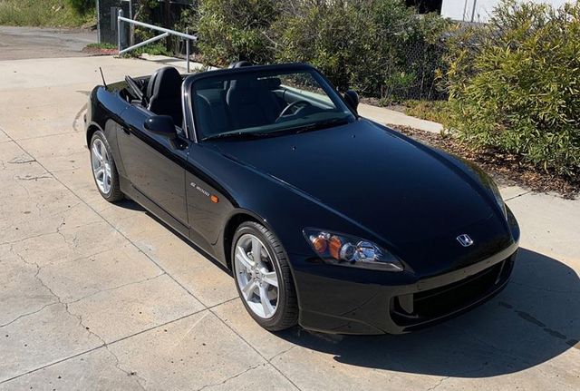 Майже без пробігу: родстер Honda S2000 виставили на продаж - фото 309608