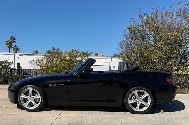 Майже без пробігу: родстер Honda S2000 виставили на продаж - фото 309609