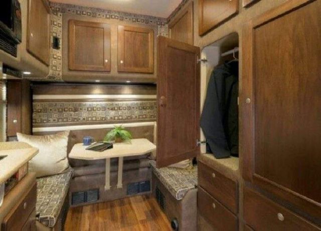 Як виглядають фургони американських далекобійників - фото 309920