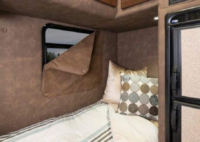 Як виглядають фургони американських далекобійників - фото 309921