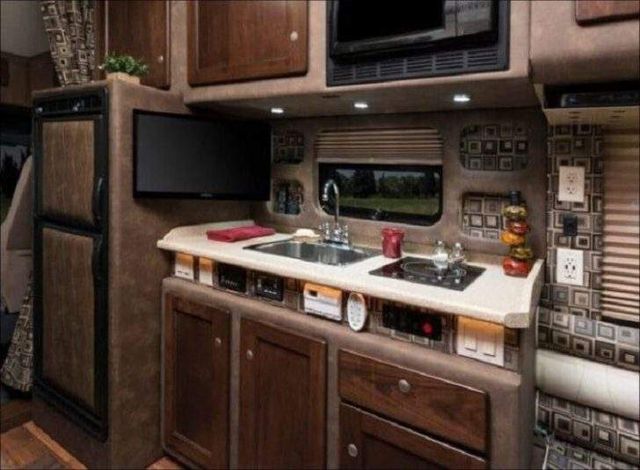 Як виглядають фургони американських далекобійників - фото 309924