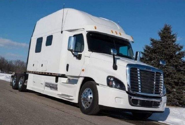 Як виглядають фургони американських далекобійників - фото 309926