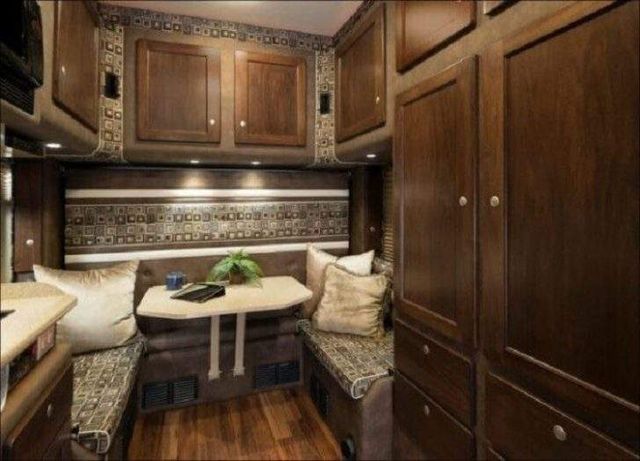 Як виглядають фургони американських далекобійників - фото 309928