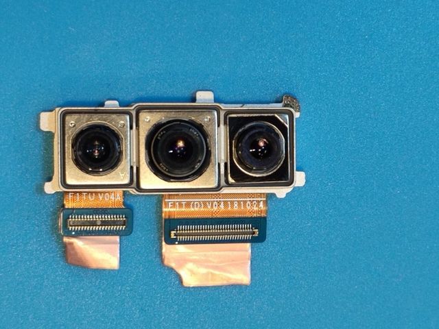 Фахівці розглянули нутрощі топового Xiaomi Mi9 - фото 309972