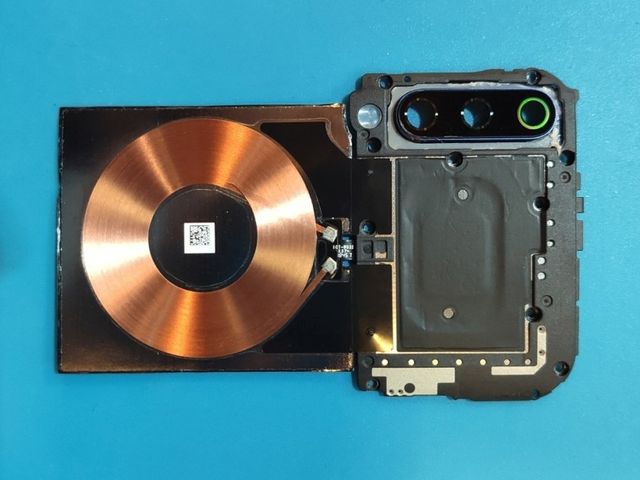 Фахівці розглянули нутрощі топового Xiaomi Mi9 - фото 309973