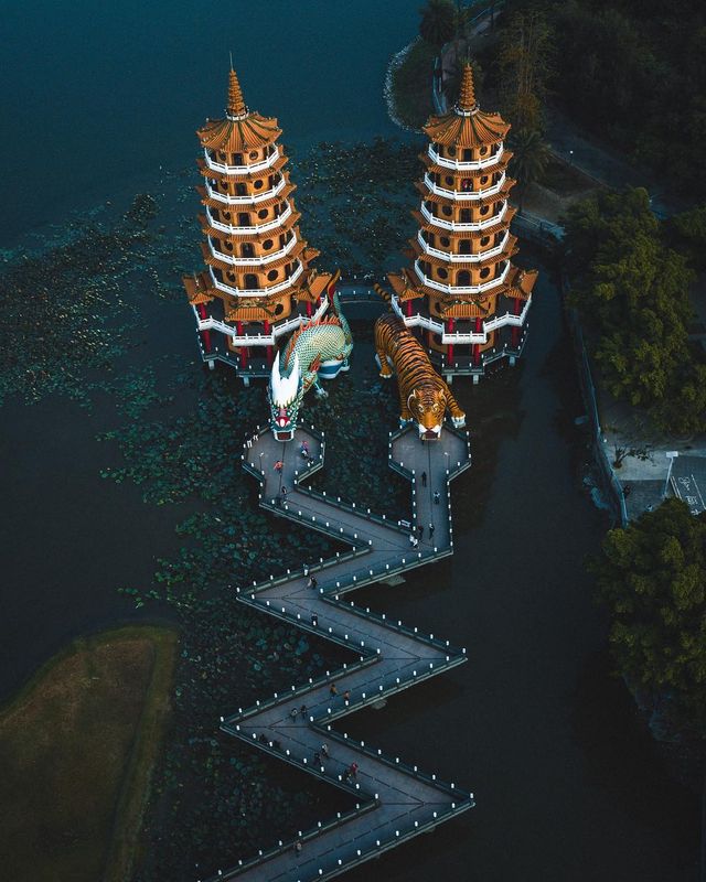 Міста світу з висоти пташиного польоту: яскраві фото мандрівника - фото 310037