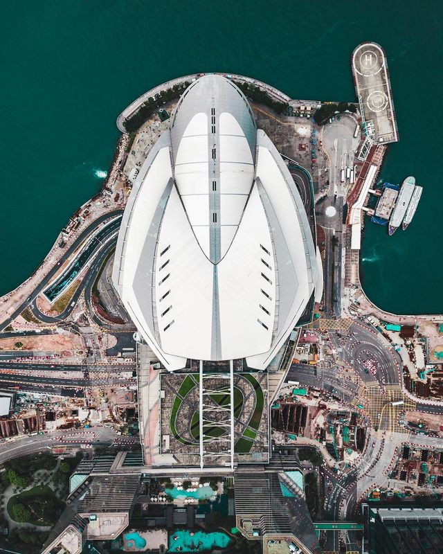 Міста світу з висоти пташиного польоту: яскраві фото мандрівника - фото 310048