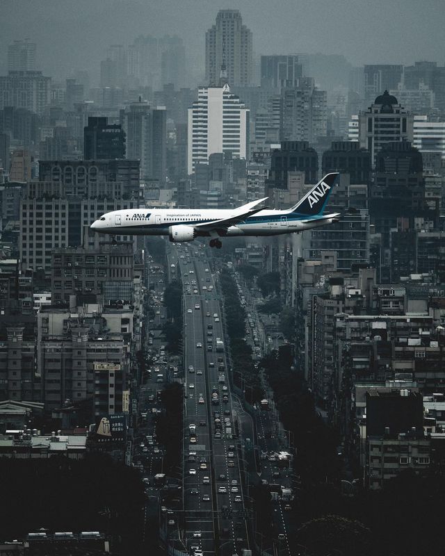 Міста світу з висоти пташиного польоту: яскраві фото мандрівника - фото 310050