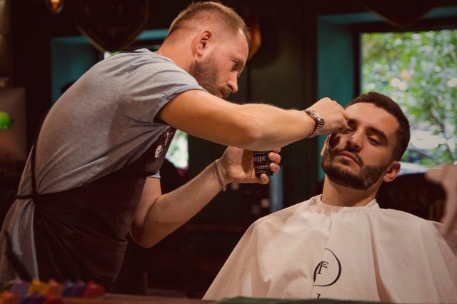 Останнім часом шалено популярним є камуфлювання сивини - фото 310220