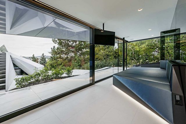 У Відні з'явився незвичайний дім-кристал: фото - фото 310398