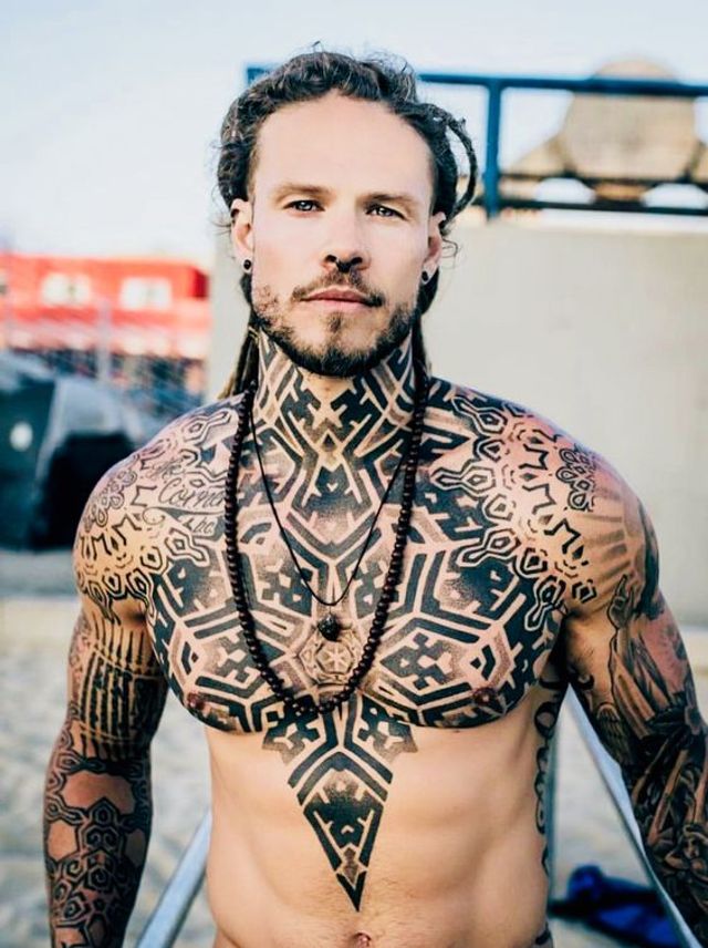 Татуювання на груди - фото 310552