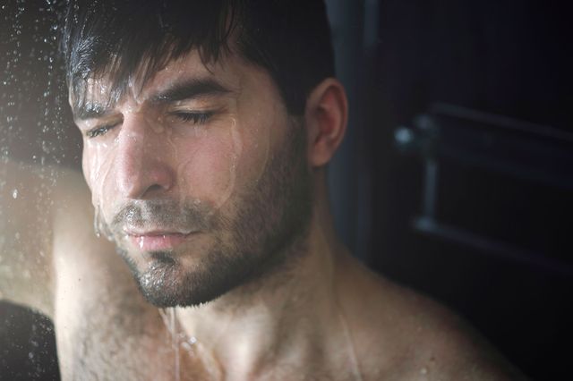 Регулярне миття голови не впливає на облисіння - фото 310742