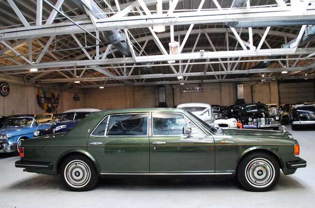 Броньований Rolls-Royce принцеси Діани виставили на продаж - фото 310824
