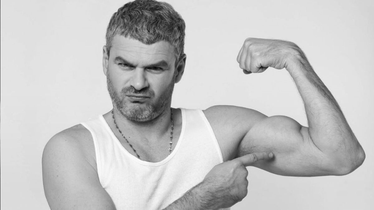 Арсен Мірзоян поділився архівним фото з юності