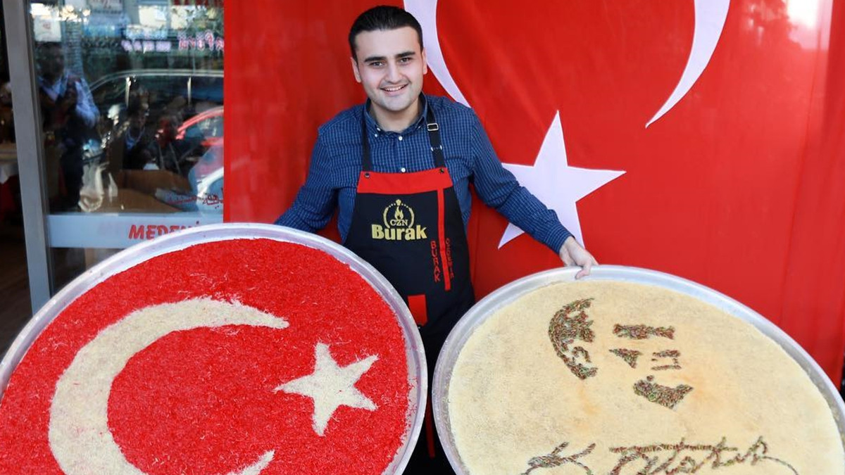 Турецький кухар вражає гігантськими стравами - фото 1