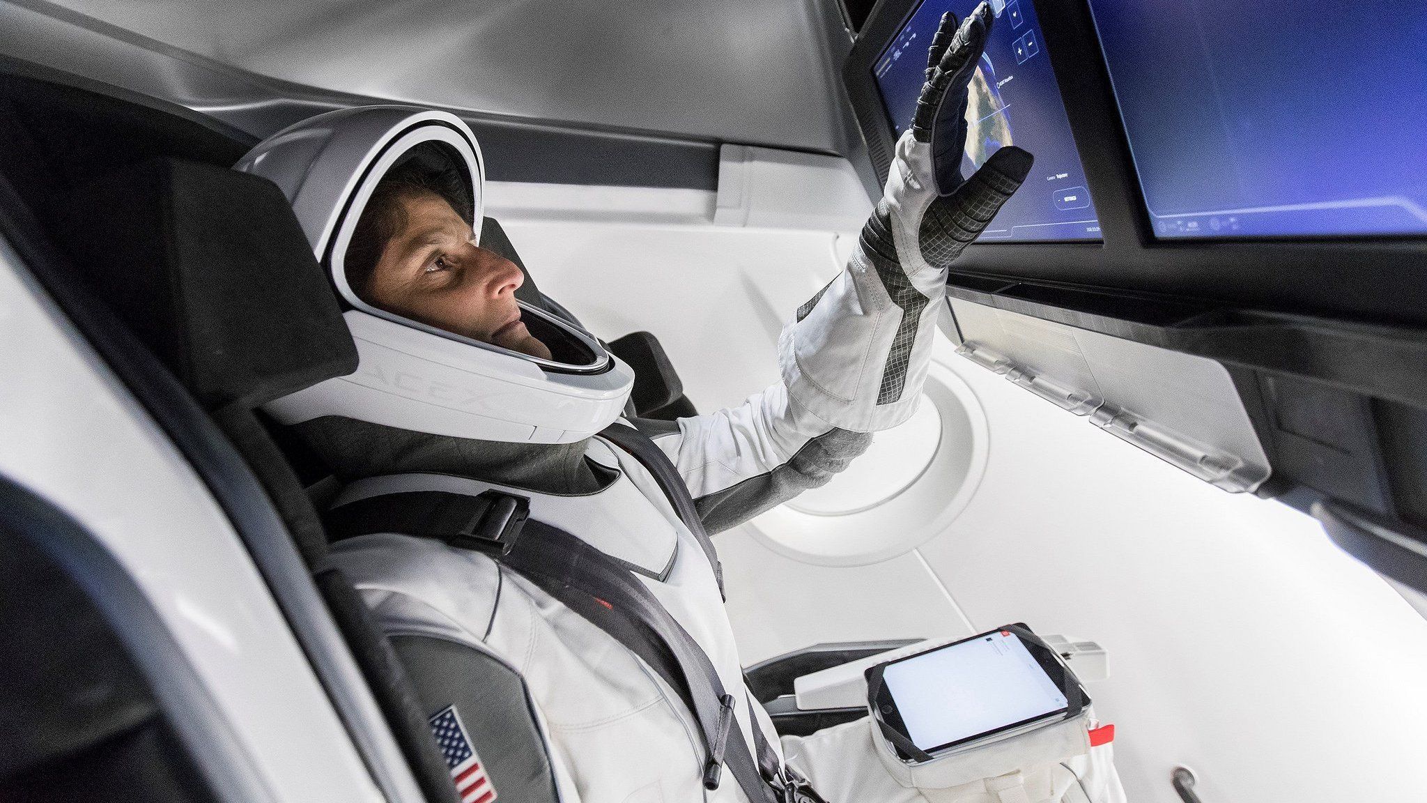 SpaceX вперше запустить пілотований корабель Dragon з манекеном