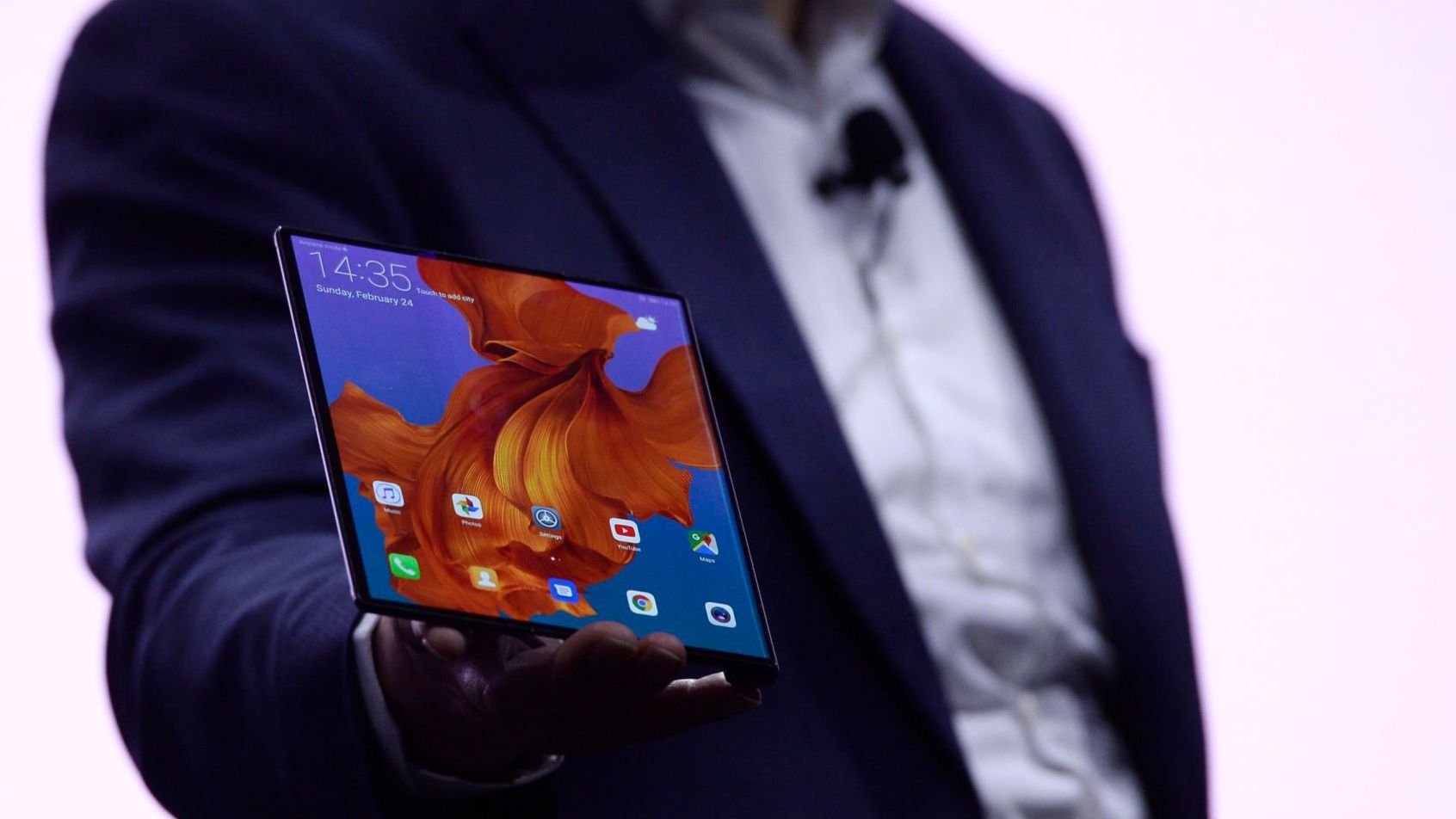 Гнучкий смартфон Mate X показали минулого тижня - фото 1