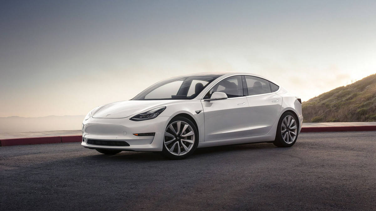 З'явилася бюджетна версія Tesla Model 3 - фото 1