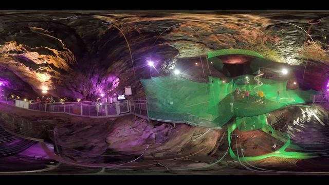 Як виглядає найекстремальніший батут на планеті - фото 311389