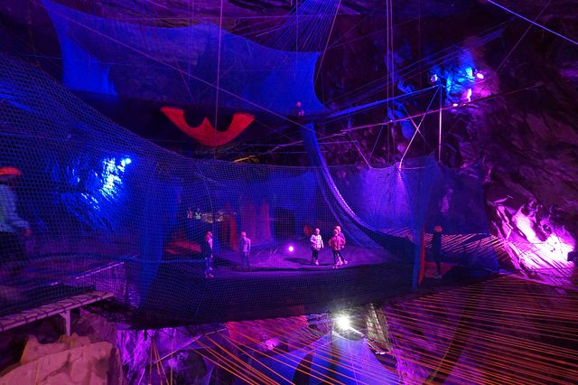 Як виглядає найекстремальніший батут на планеті - фото 311394