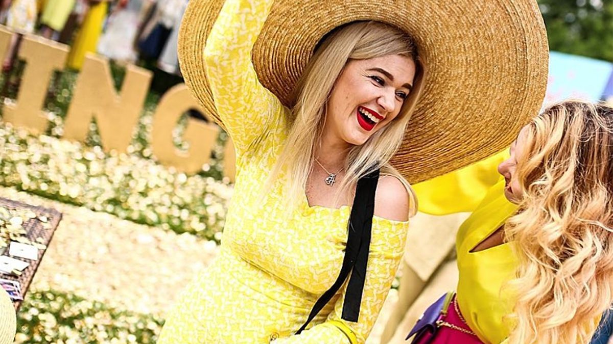 Українську телеведучу розкритикували через целюліт: фотофакт