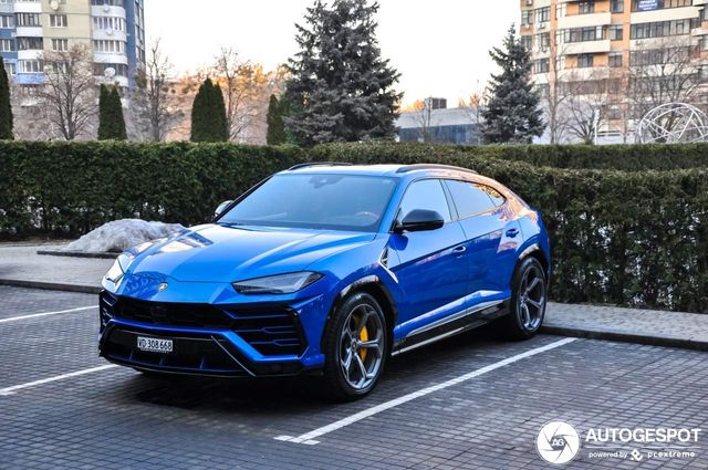 У Києві бачили рідкісний Lamborghini Urus: він прекрасний - фото 311767