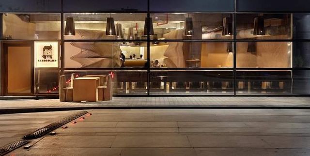 Як виглядає перше в світі картонне кафе - фото 311889