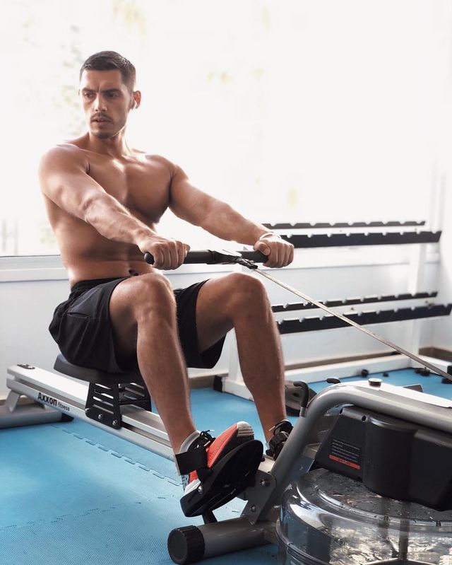 Добринін займається спортом - фото 312340