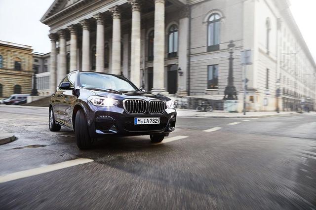 Шалена економія: новий BMW X3 витрачає 2,4 літра на 100 кілометрів - фото 312403