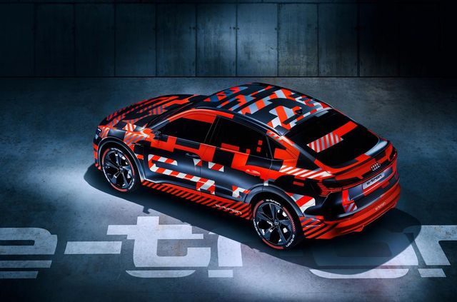 Audi показала прототип електричного e-tron Sportback - фото 313016