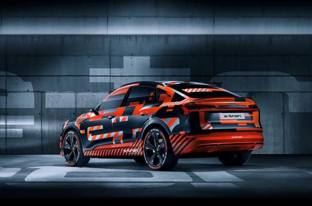 Audi показала прототип електричного e-tron Sportback - фото 313018